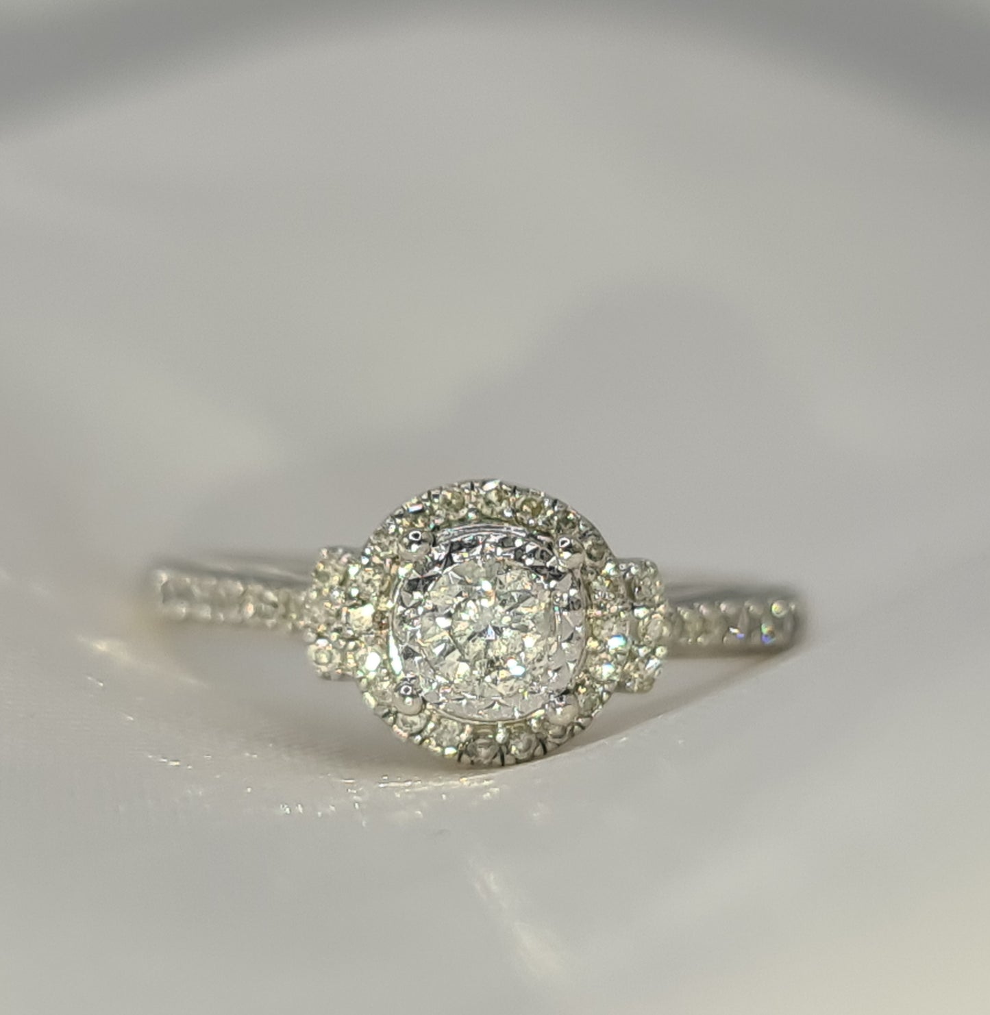 Pre-Owned 9 carat gold 0.33 carat natural diamond engagement ring