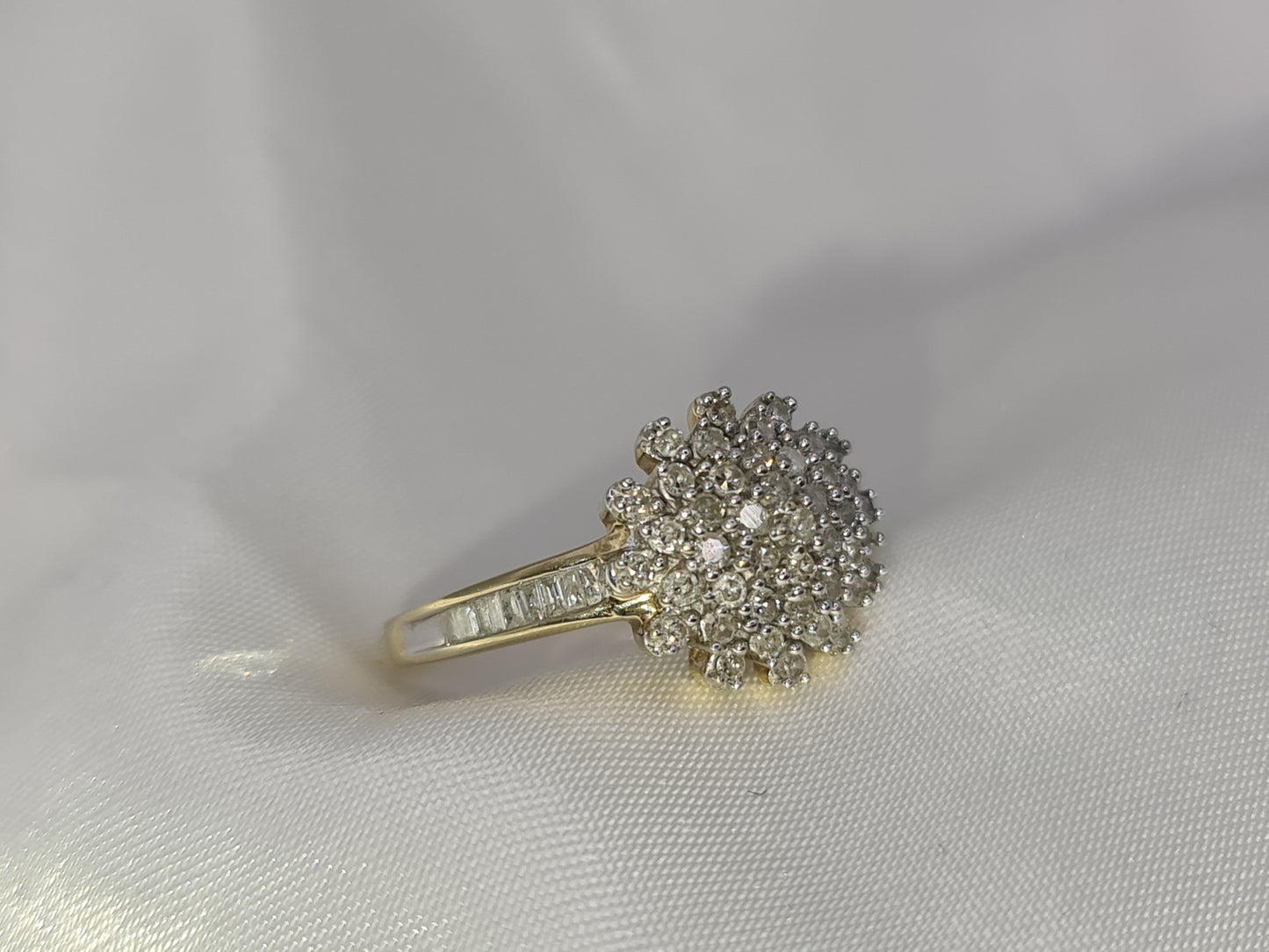 Pre-Owned 0.50 carat diamond 9carat gold cluster ring
