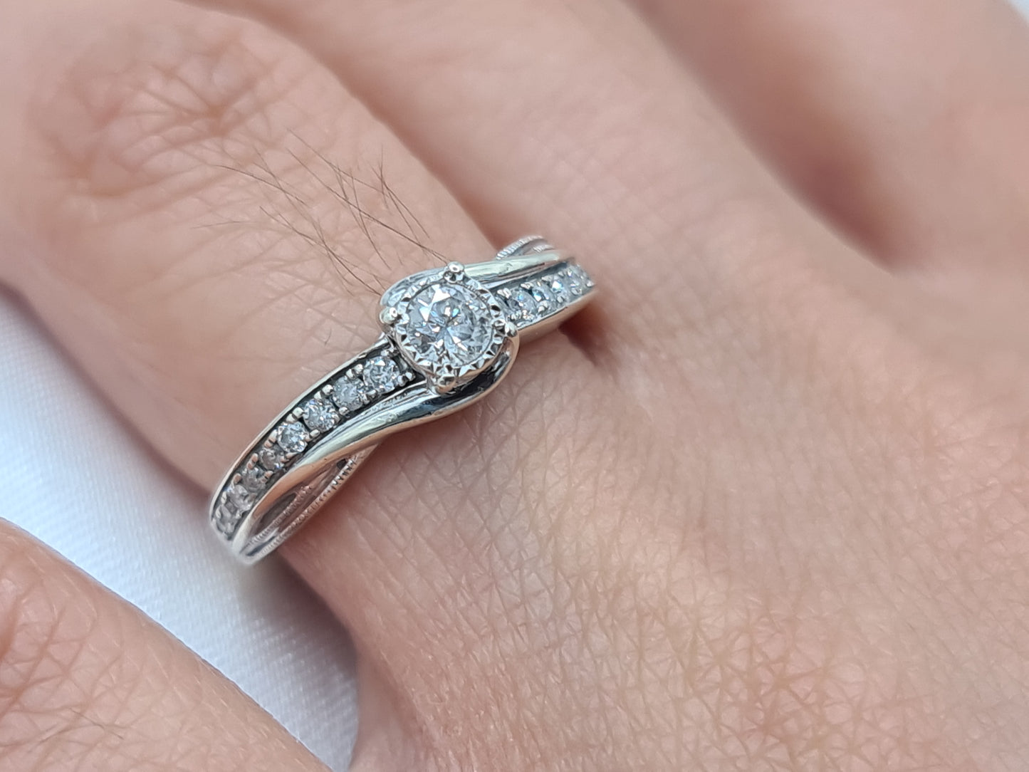 Pre-Owned 9 carat gold 0.33 carat diamond Engagement ring RRP £1,299