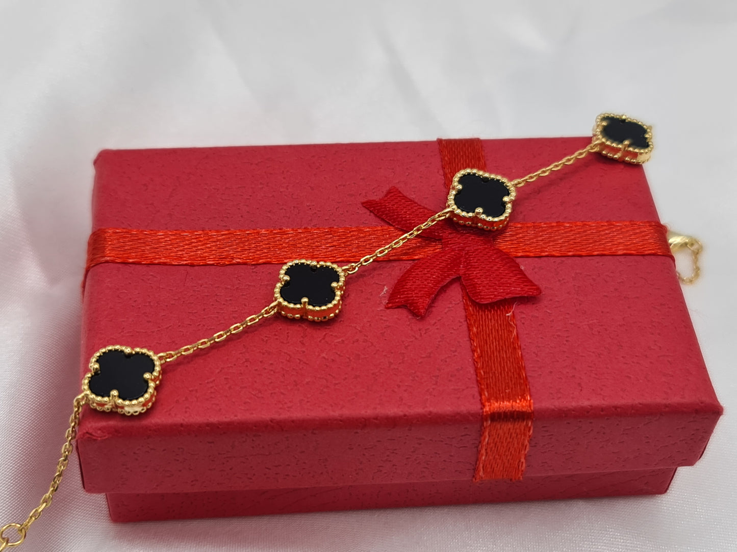 Brand New 14ct Gold on Silver Onyx Clover Bracelet