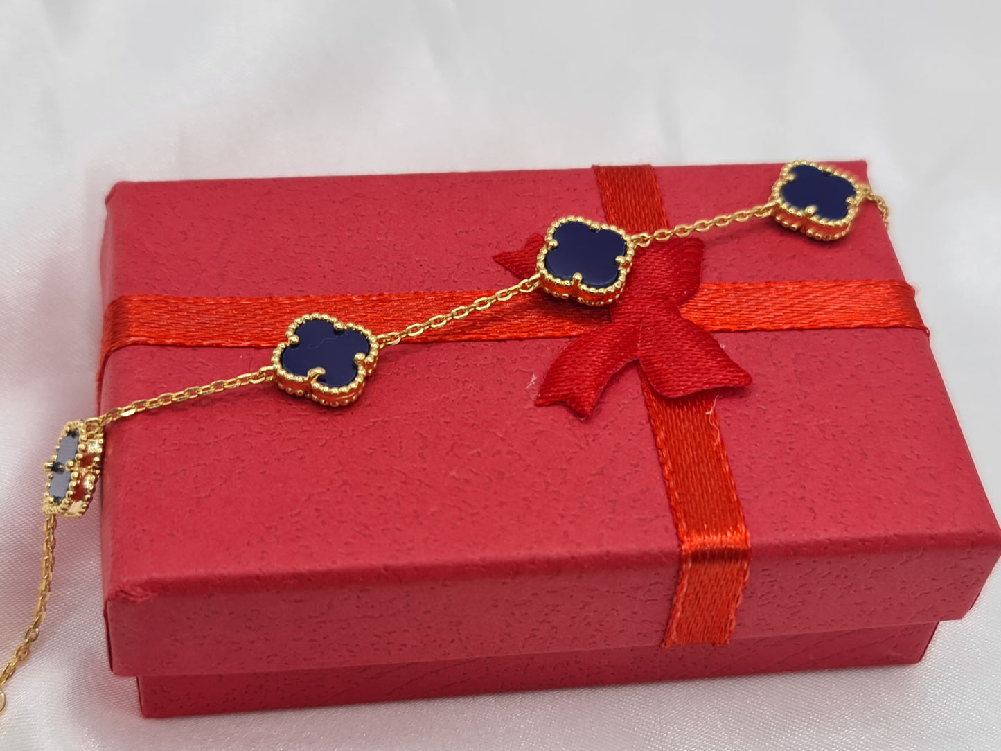 Brand New 14 carat gold on Silver Agate Clover Bracelet