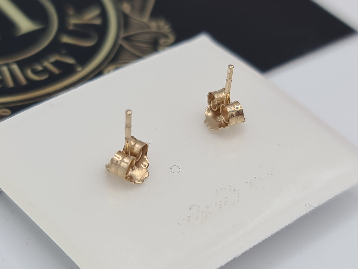 Brand new 9 carat Gold Round Cz Studs