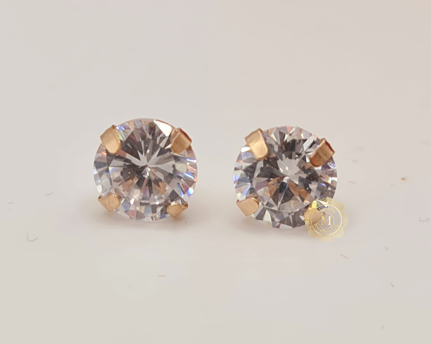 Brand new 9 carat Gold Round Cz Studs