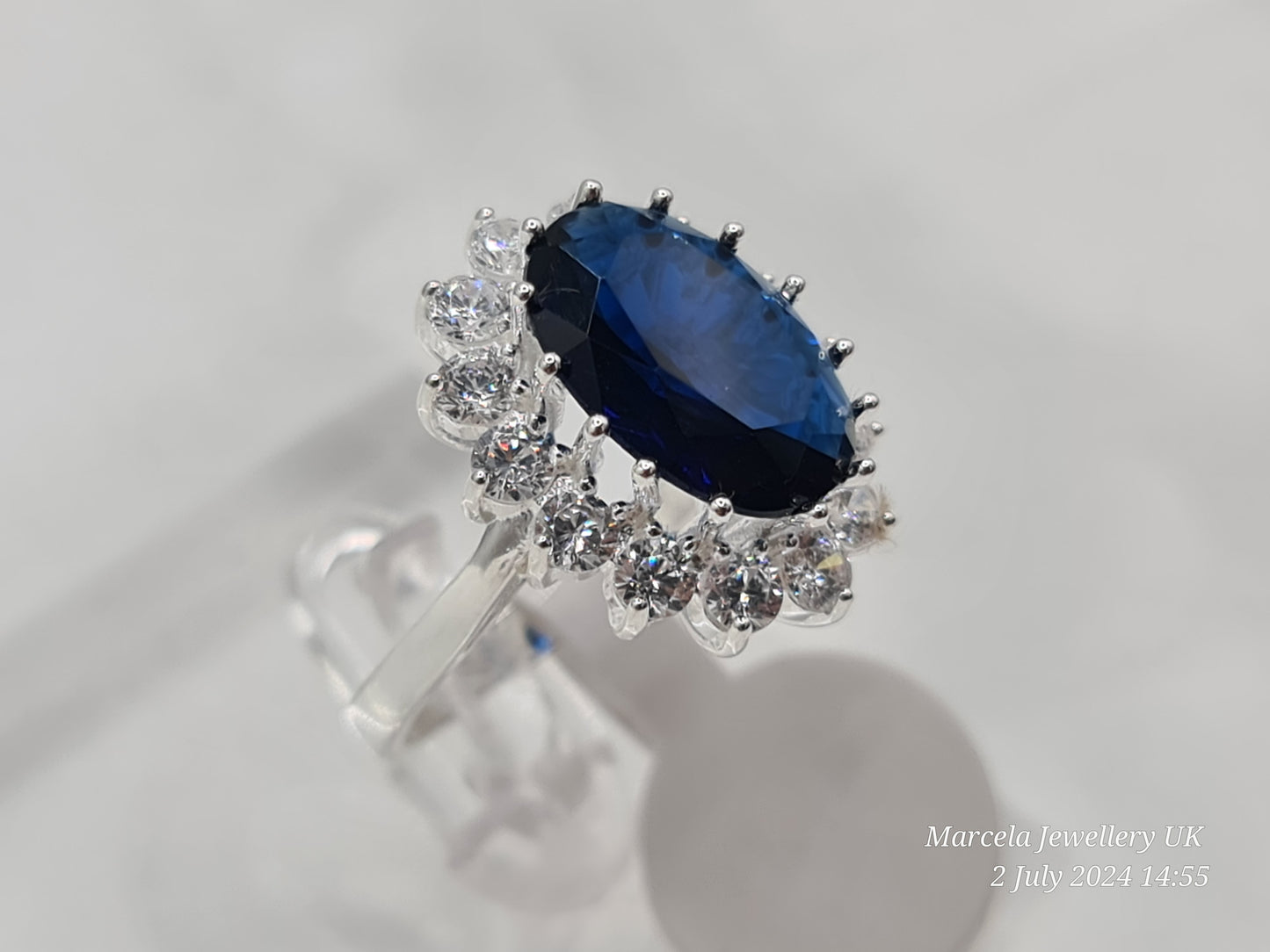 Brand new 925 Sterling silver Blue cz cluster ring