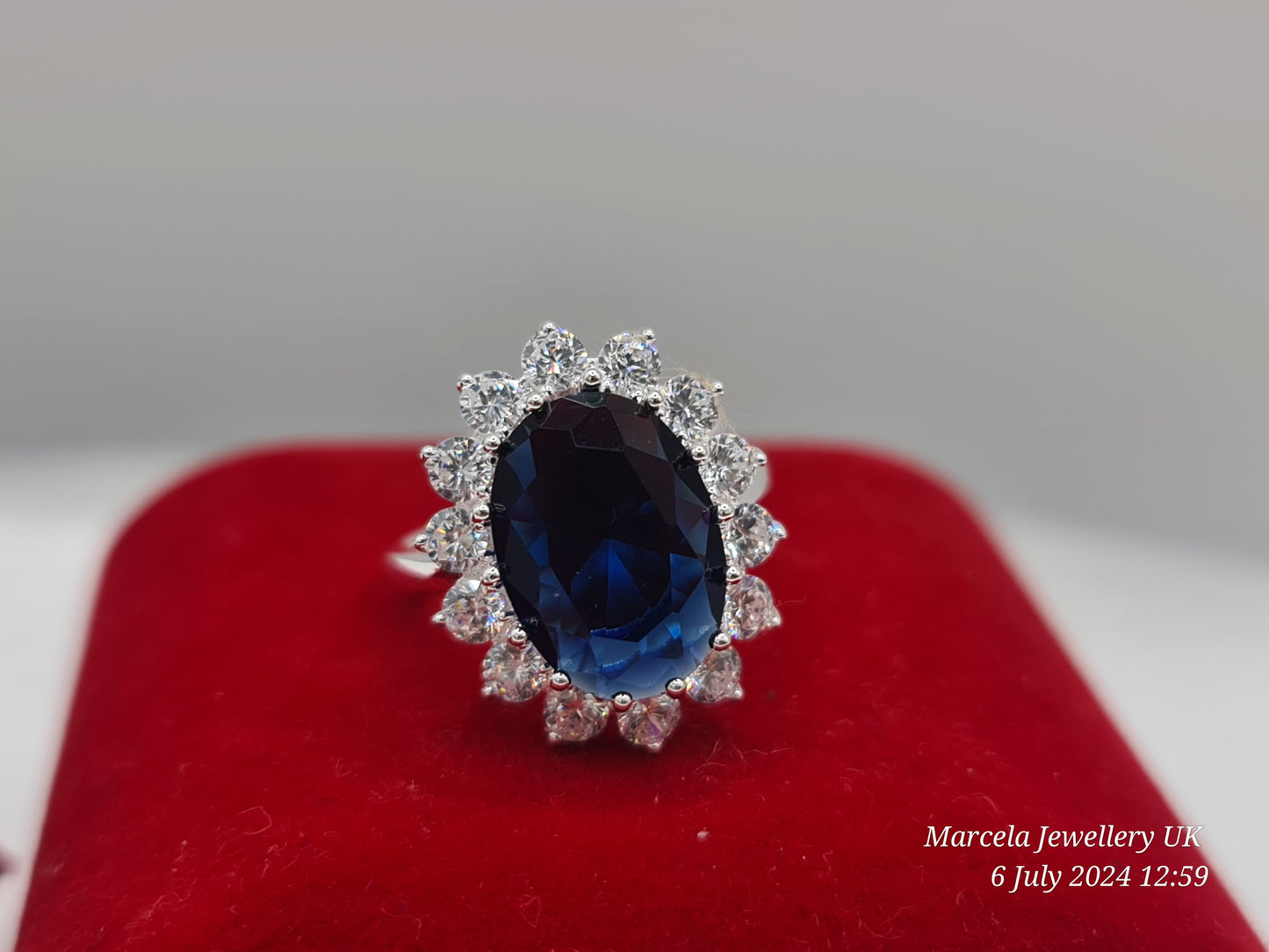 Brand new 925 Sterling silver Blue cz cluster ring