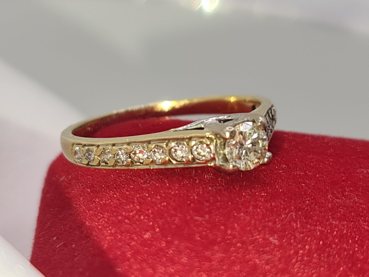 18 Carat Gold 0.33 Carat Natural Diamond VS clarity