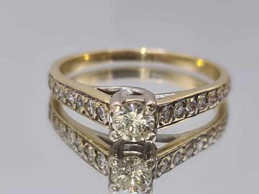 18 Carat Gold 0.33 Carat Natural Diamond VS clarity