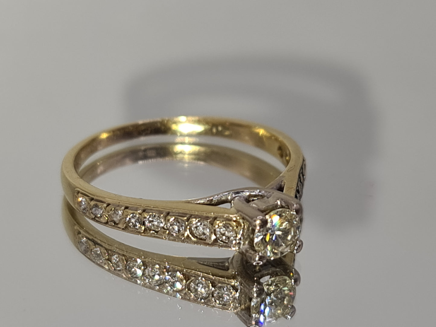 18 Carat Gold 0.33 Carat Natural Diamond VS clarity