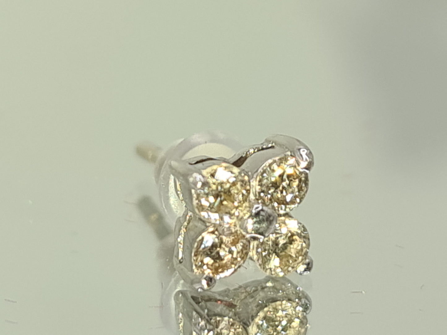 18 Carat white Gold 0.25 Carat Diamond single Stud Earring