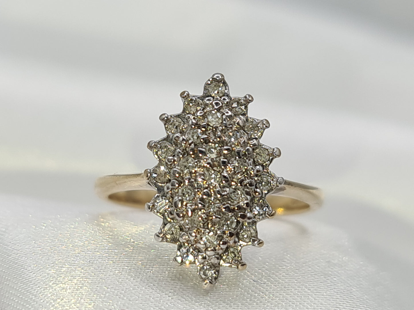 Pre-Owned Diamond Cluster ring set in 9 carat gold size N½