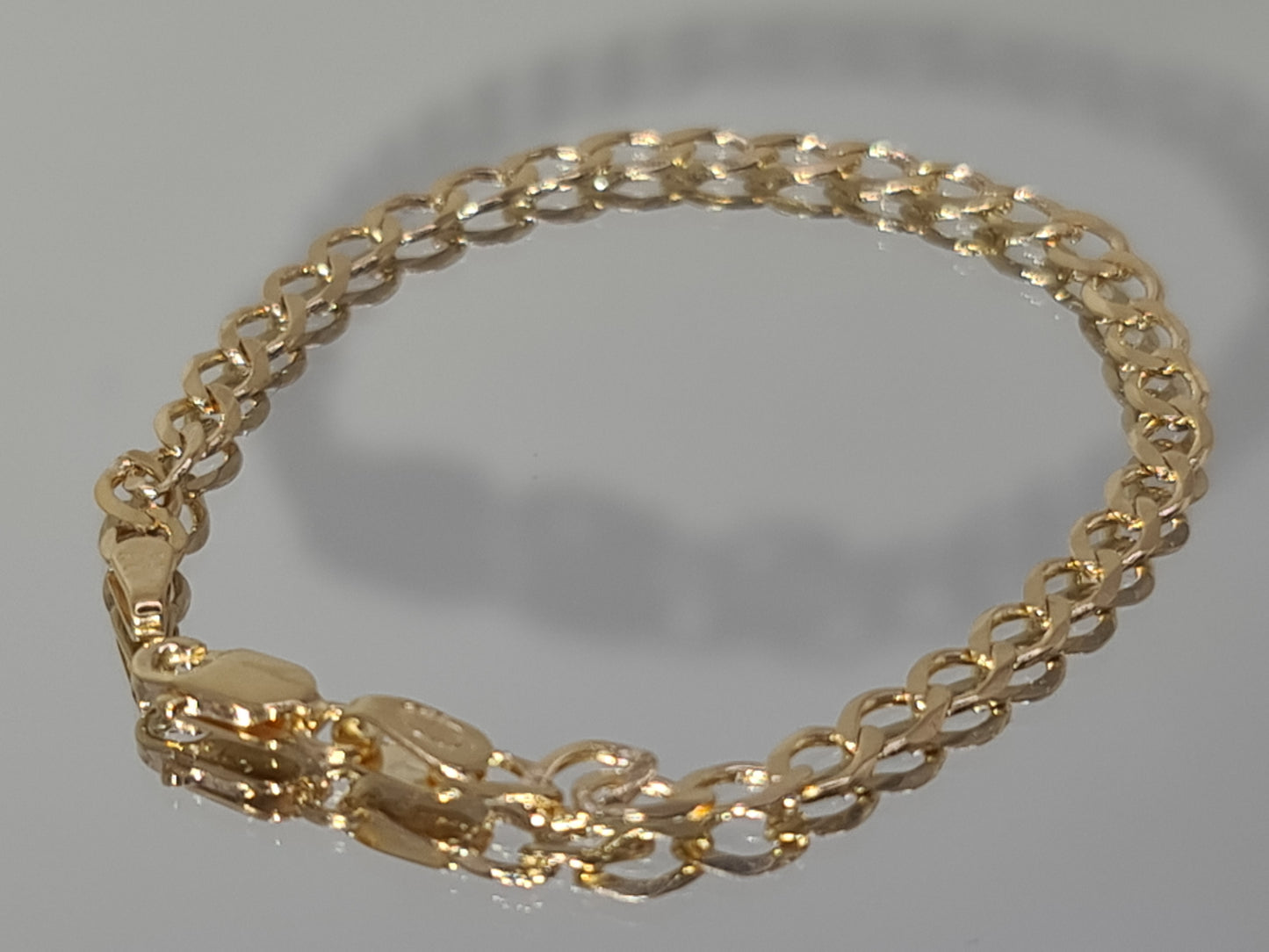 Brand new 9carat gold baby/ kids unisex curb bracelet