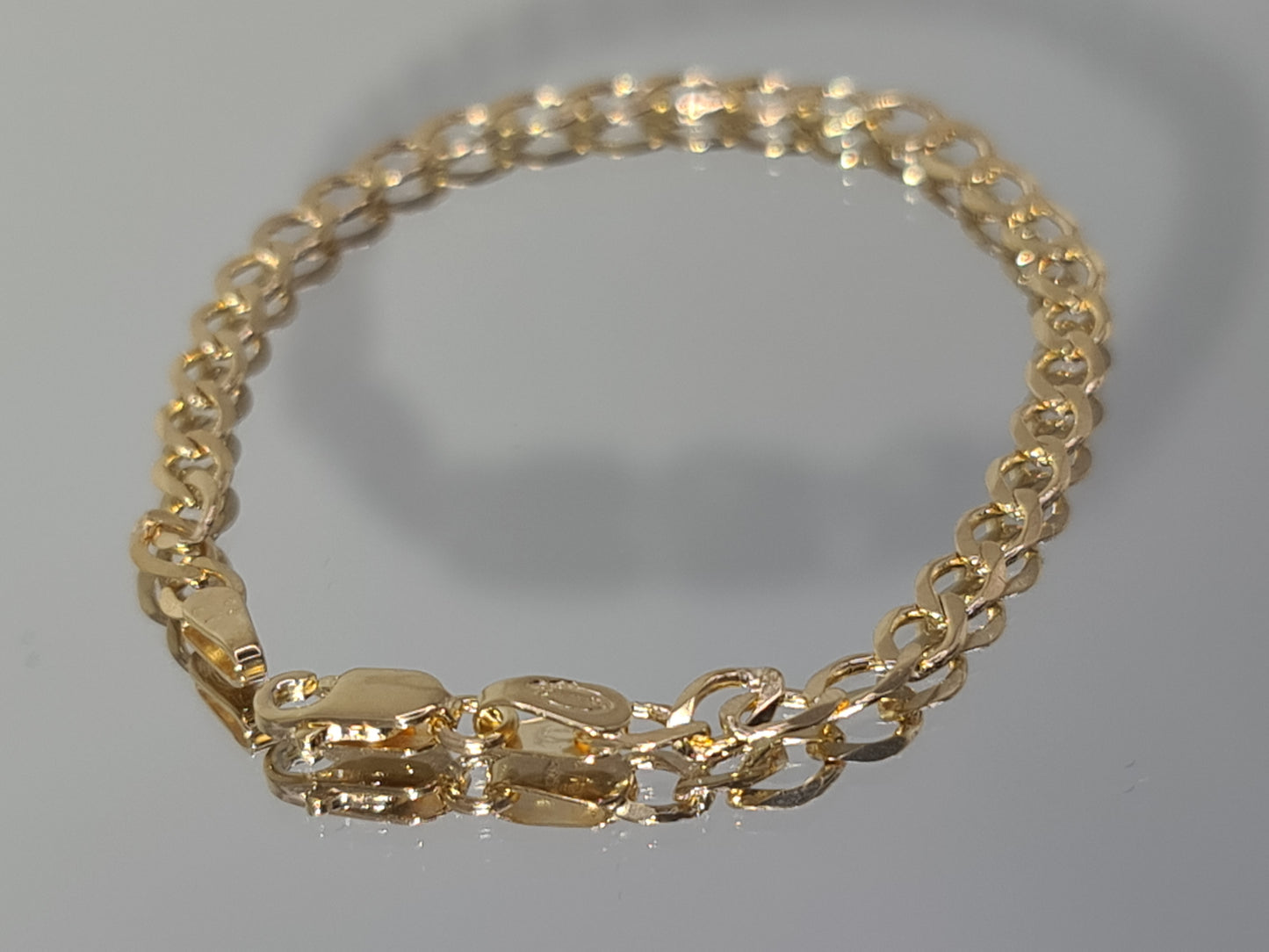 Brand new 9carat gold baby/ kids unisex curb bracelet