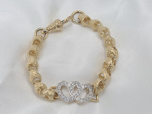 Brand new 9 carat gold Acorn and Hearts cz Bracelet 7 inch