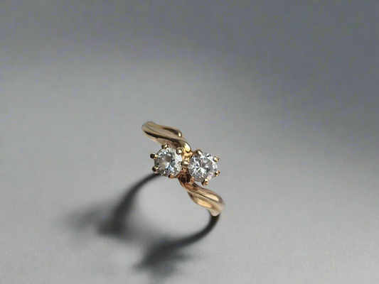 9 carat twist gold ring cz stones